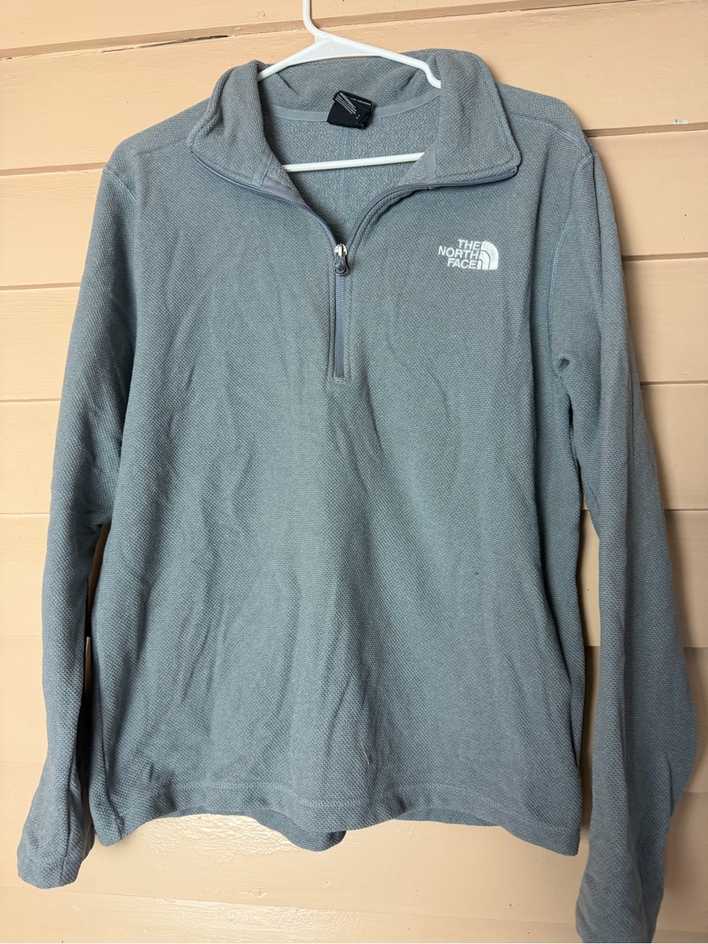 The North Face Men's Light Gray Half-Zip Fleece Pullover